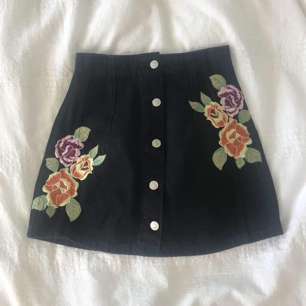 NEVERWORN black topshop embroidered skirt